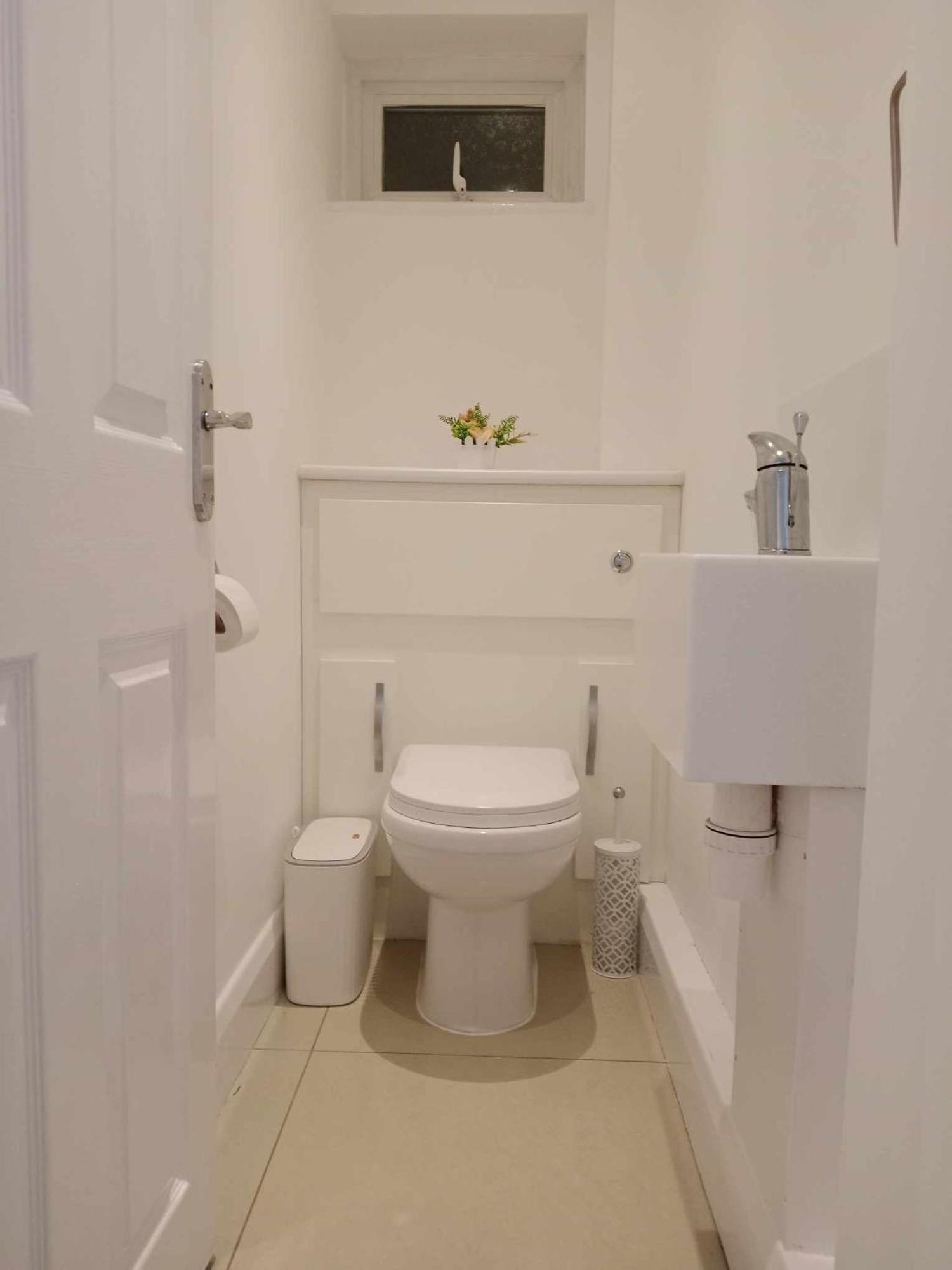 Monmouth House Aylesbury Premier Quality For Larger Families Contractors And Professionals Sleeps Up To 6 Guests Holiday home *