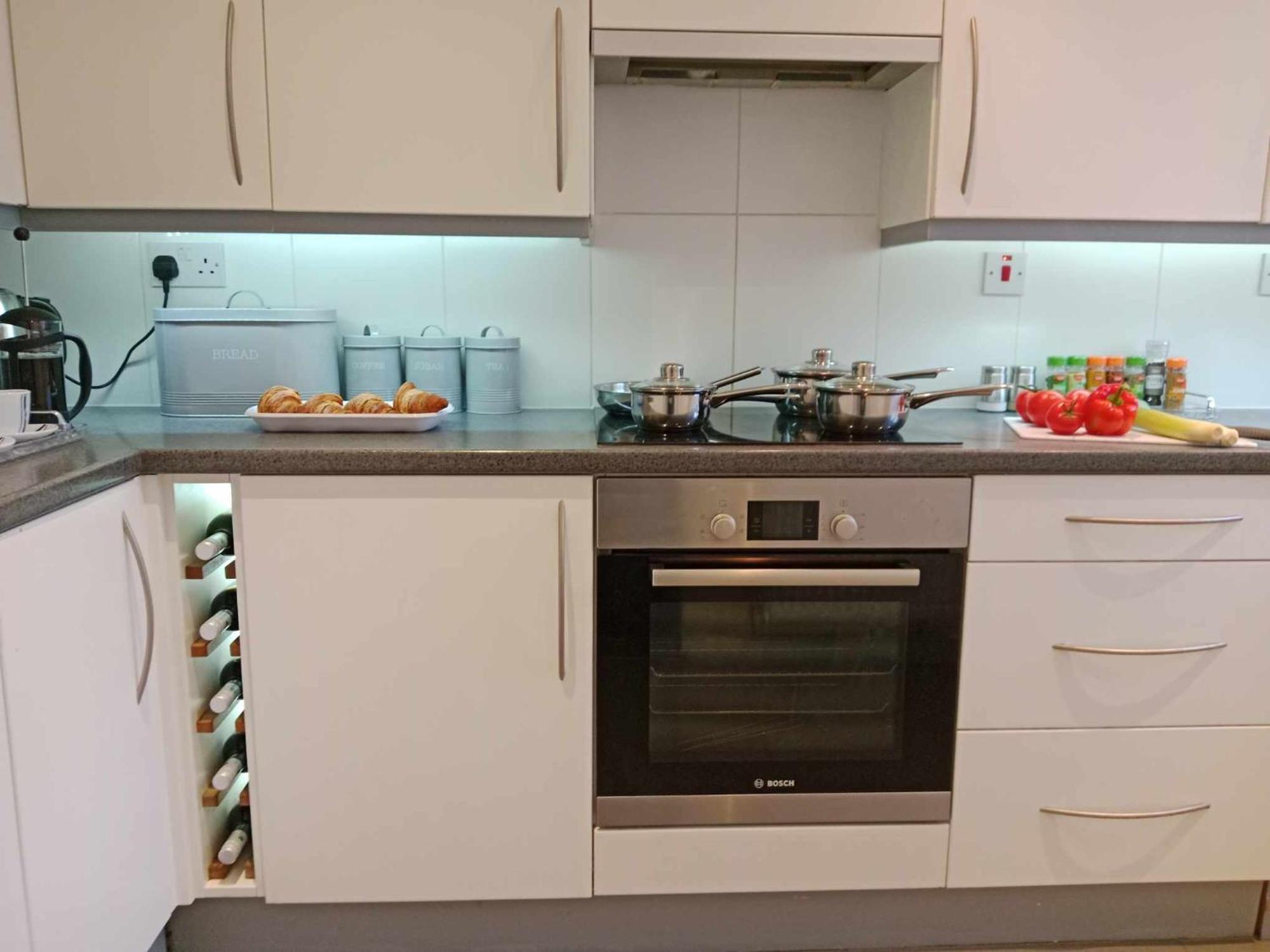 Monmouth House Aylesbury Premier Quality For Larger Families Contractors And Professionals Sleeps Up To 6 Guests Holiday home Aylesbury (Buckinghamshire)
