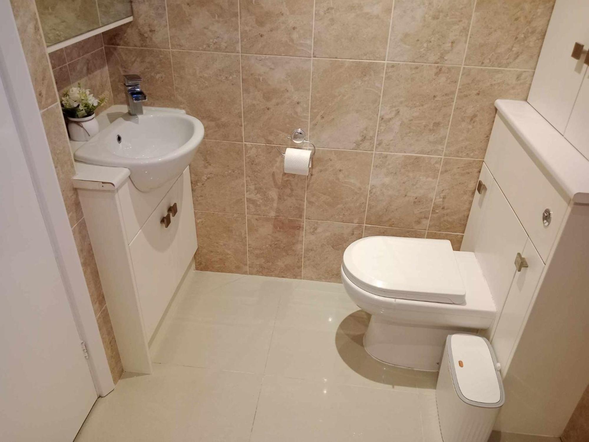 Monmouth House Aylesbury Premier Quality For Larger Families Contractors And Professionals Sleeps Up To 6 Guests Holiday home *