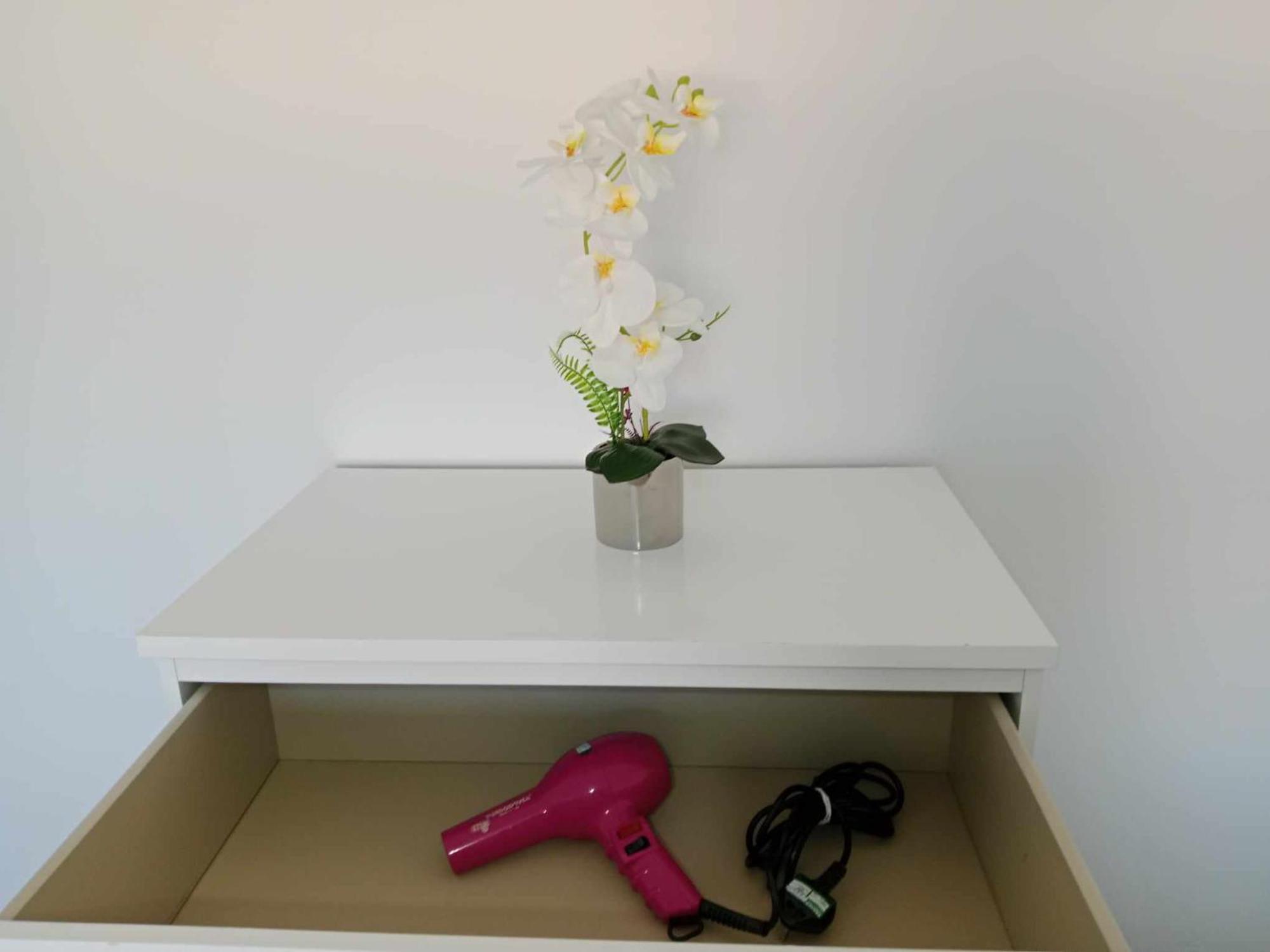 Monmouth House Aylesbury Premier Quality For Larger Families Contractors And Professionals Sleeps Up To 6 Guests *