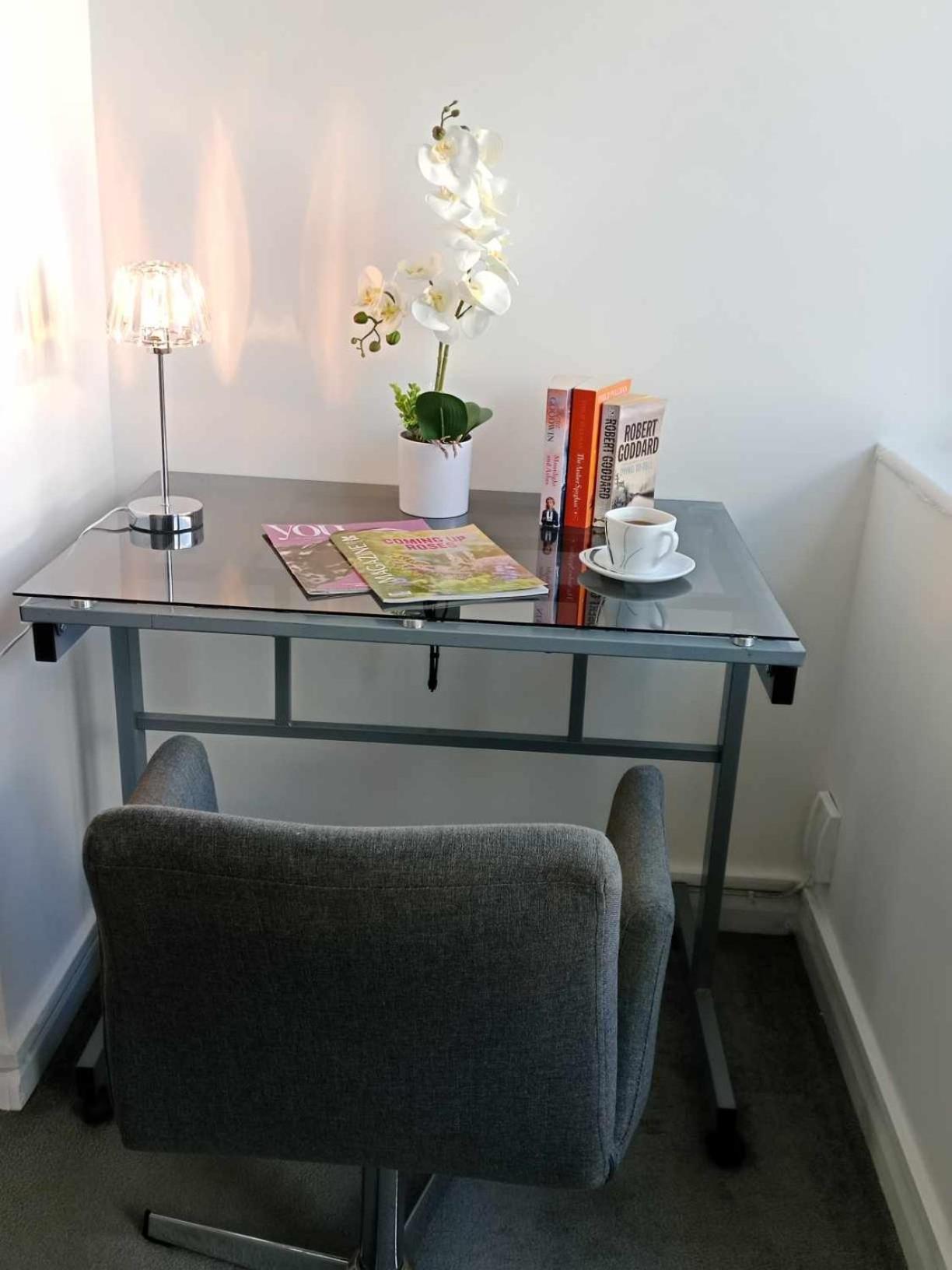 Holiday home Monmouth House Aylesbury Premier Quality For Larger Families Contractors And Professionals Sleeps Up To 6 Guests