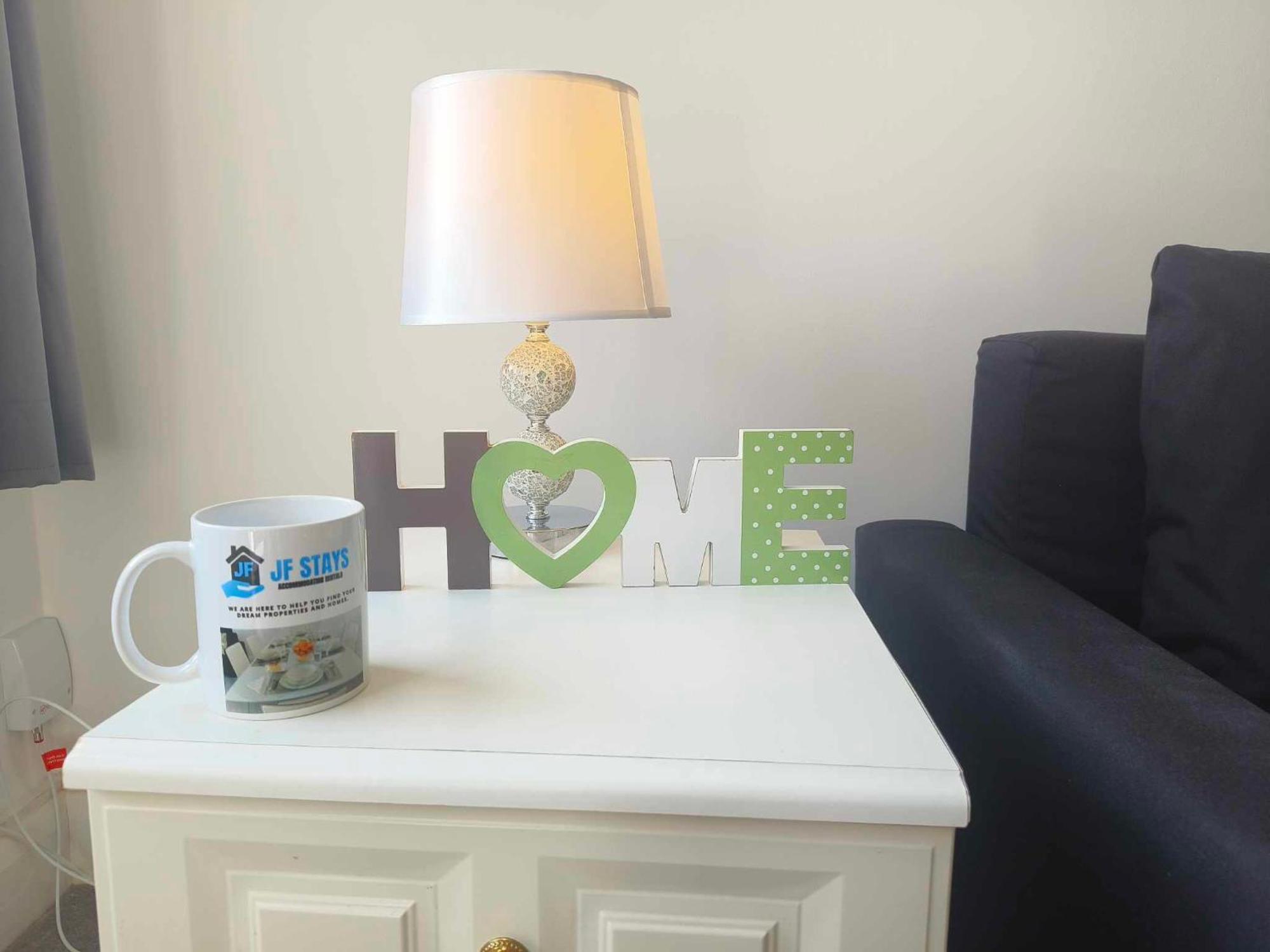 Monmouth House Aylesbury Premier Quality For Larger Families Contractors And Professionals Sleeps Up To 6 Guests *